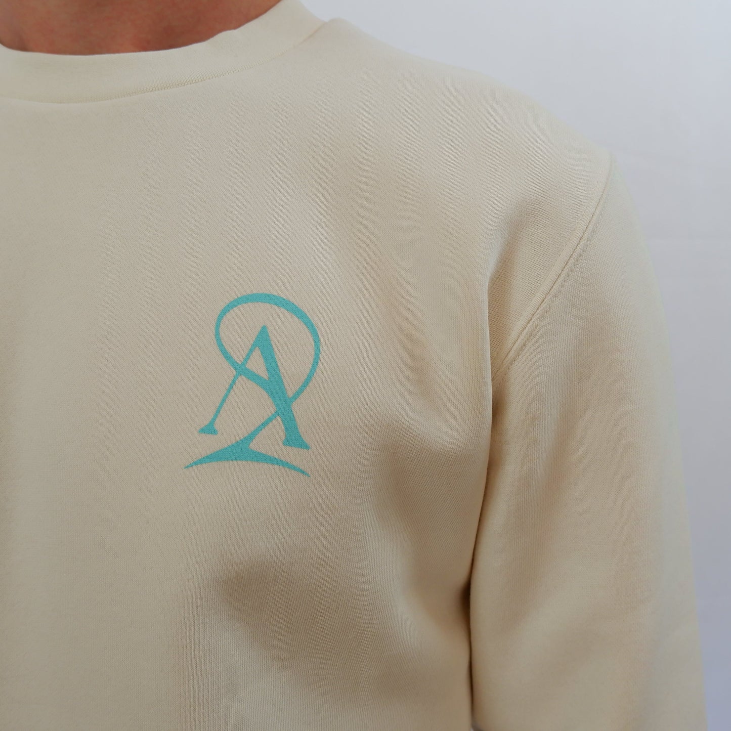 The Signature Sweatshirt - Cream/Tiffany