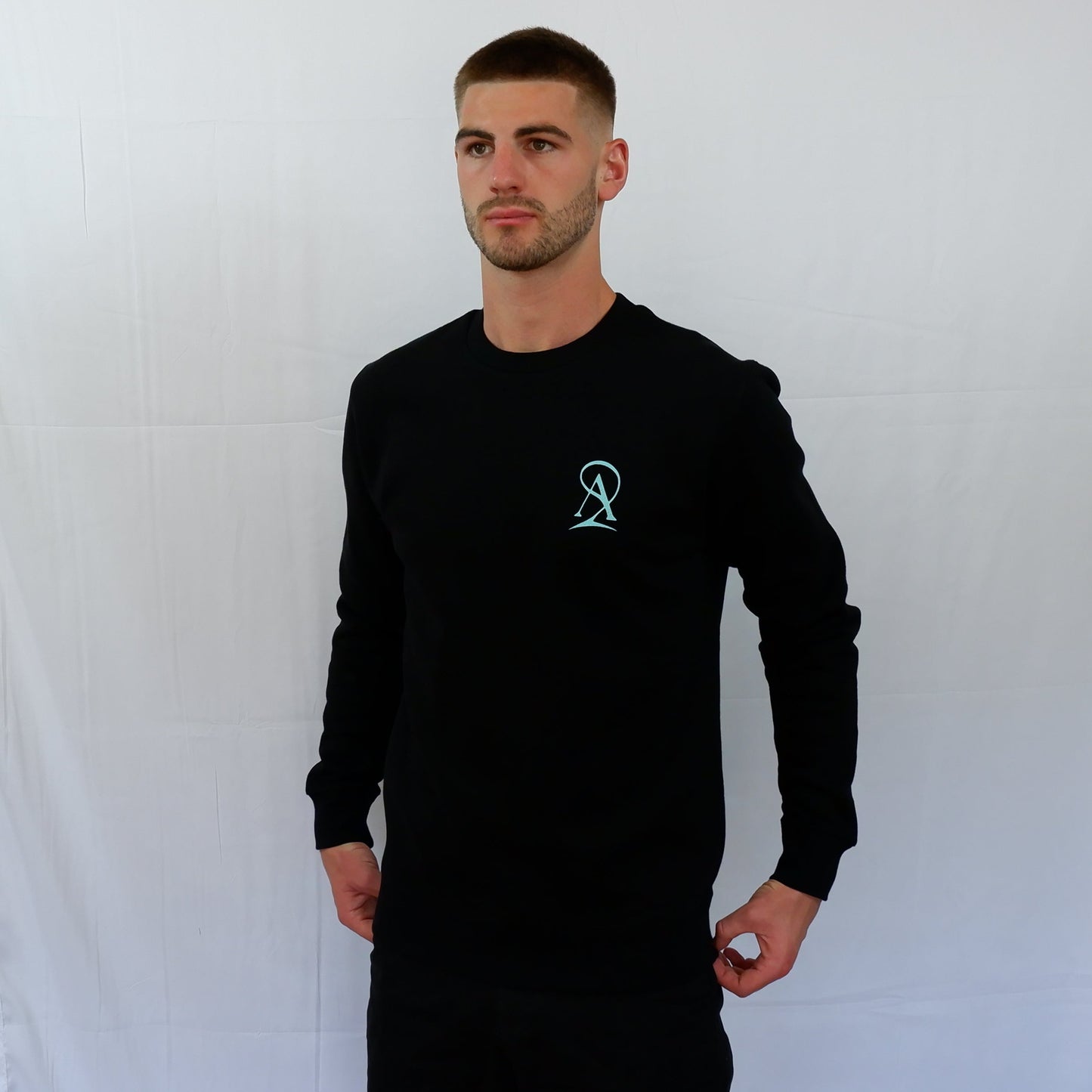 The Signature Sweatshirt - Black/Tiffany