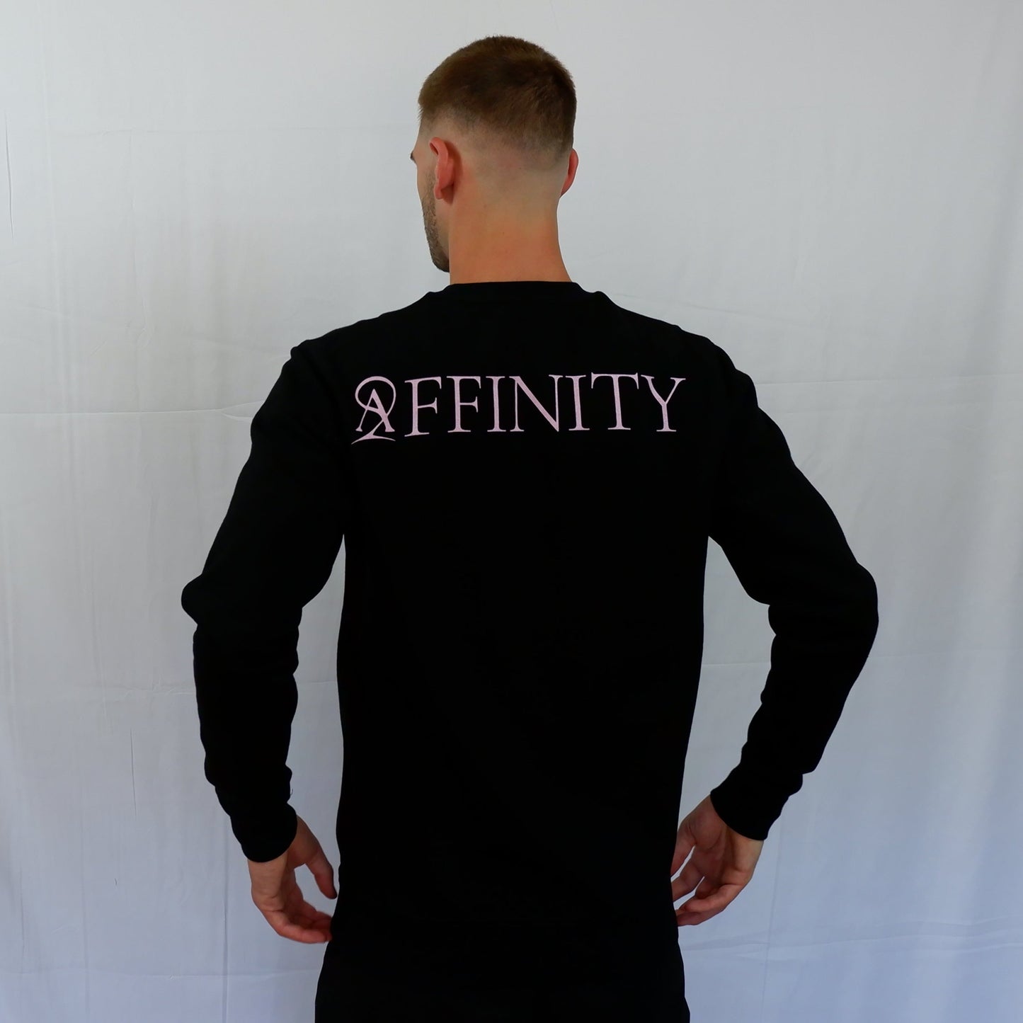 The Signature Sweatshirt - Black/Pink
