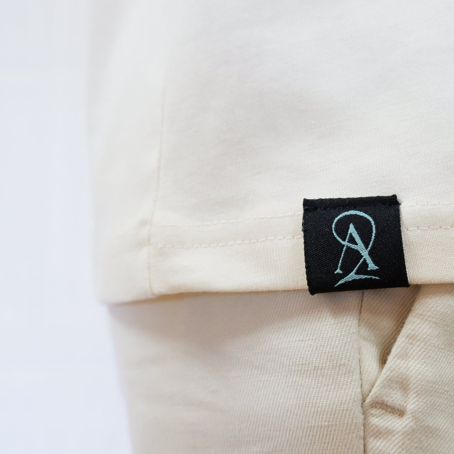 The Signature Tee - Cream/Tiffany